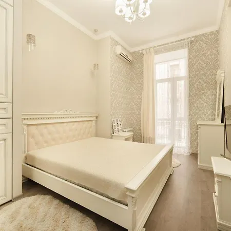 Luxury Deribasivska 13 Апартаменти *