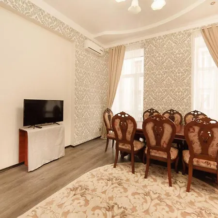 Luxury Deribasivska 13 Апартаменти *
